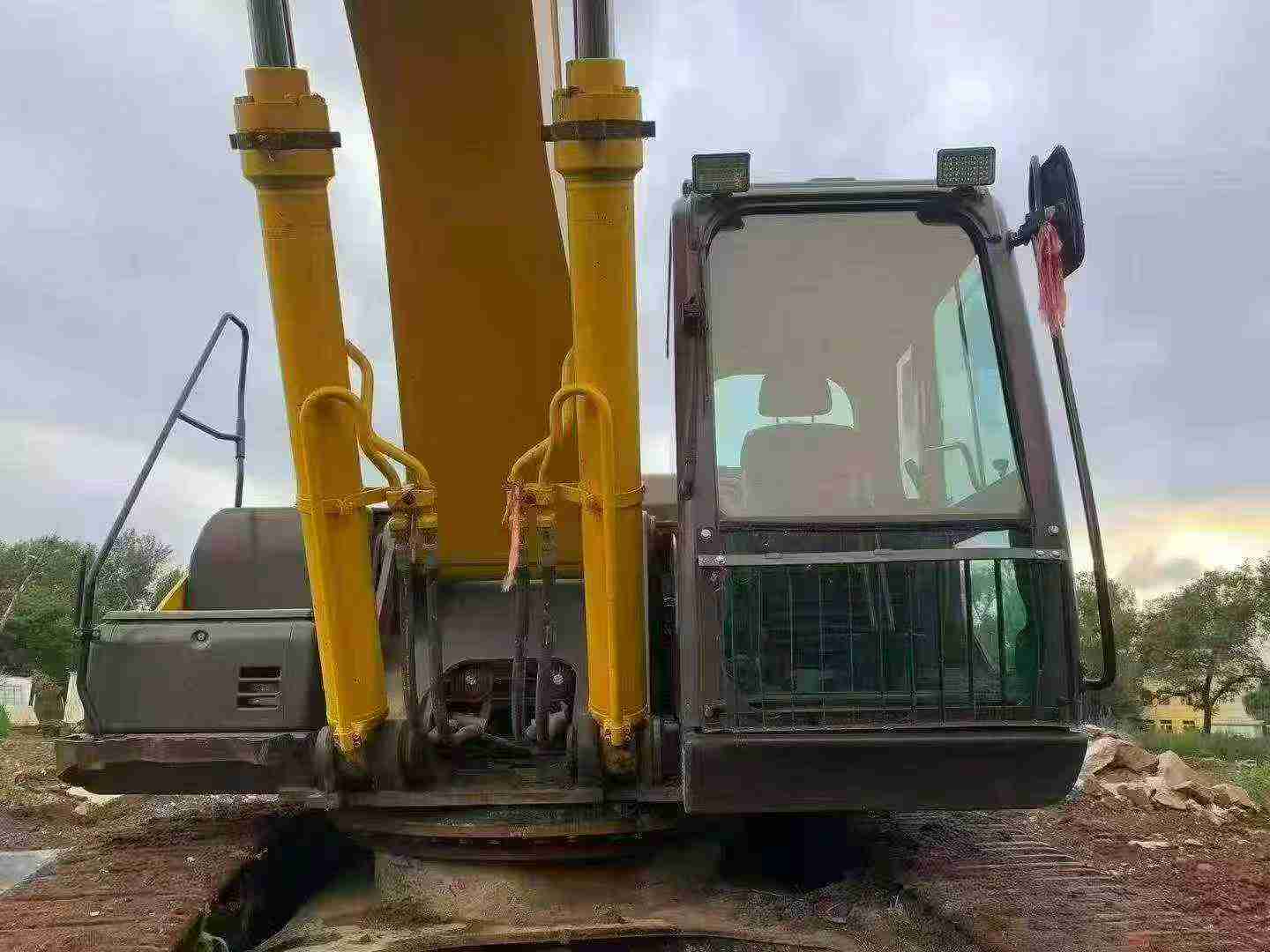 Buy Sumitomo SH360-5 Used Excavator / 3 Buy Sumitomo SH360-5 Used Excavator / 3