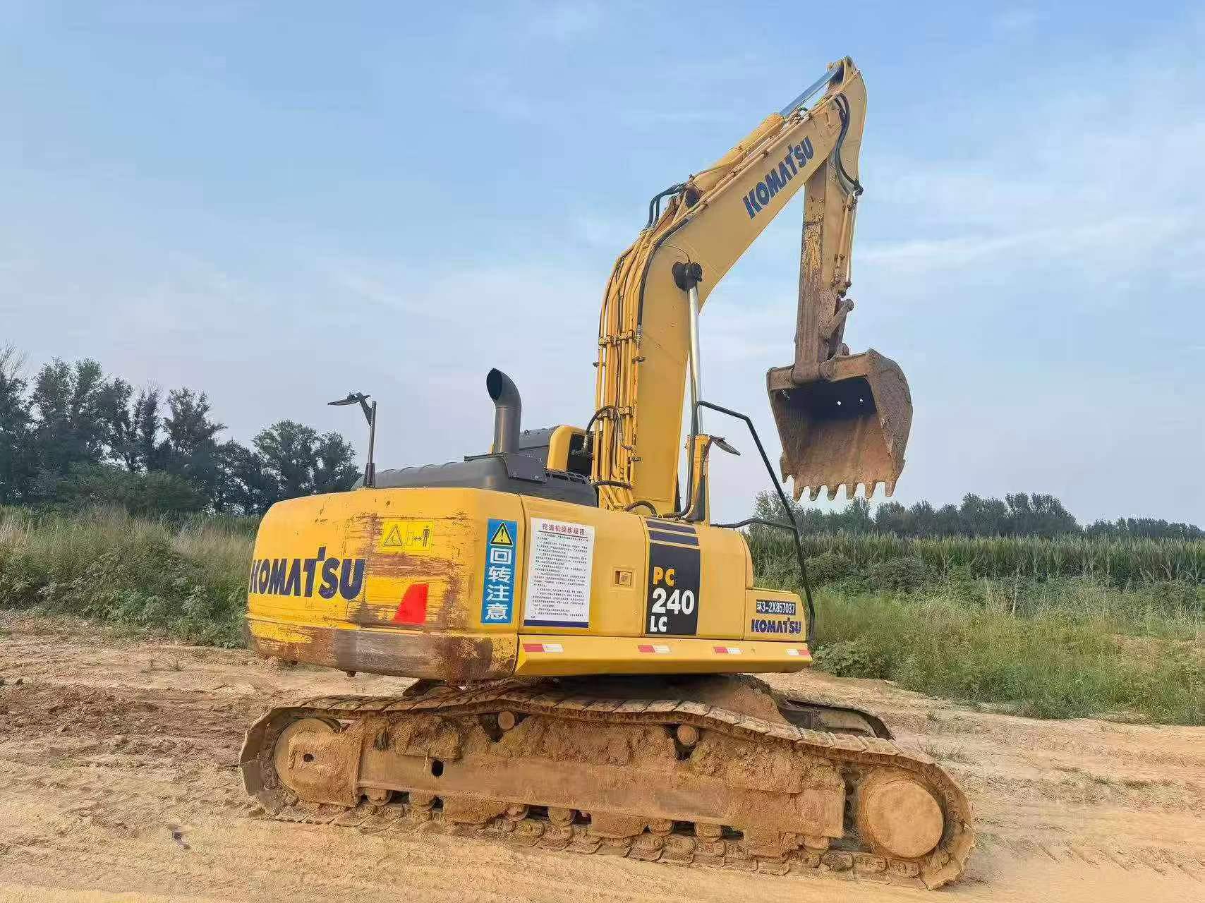 Buy Komatsu PC240-6 Used Excavator / 4
