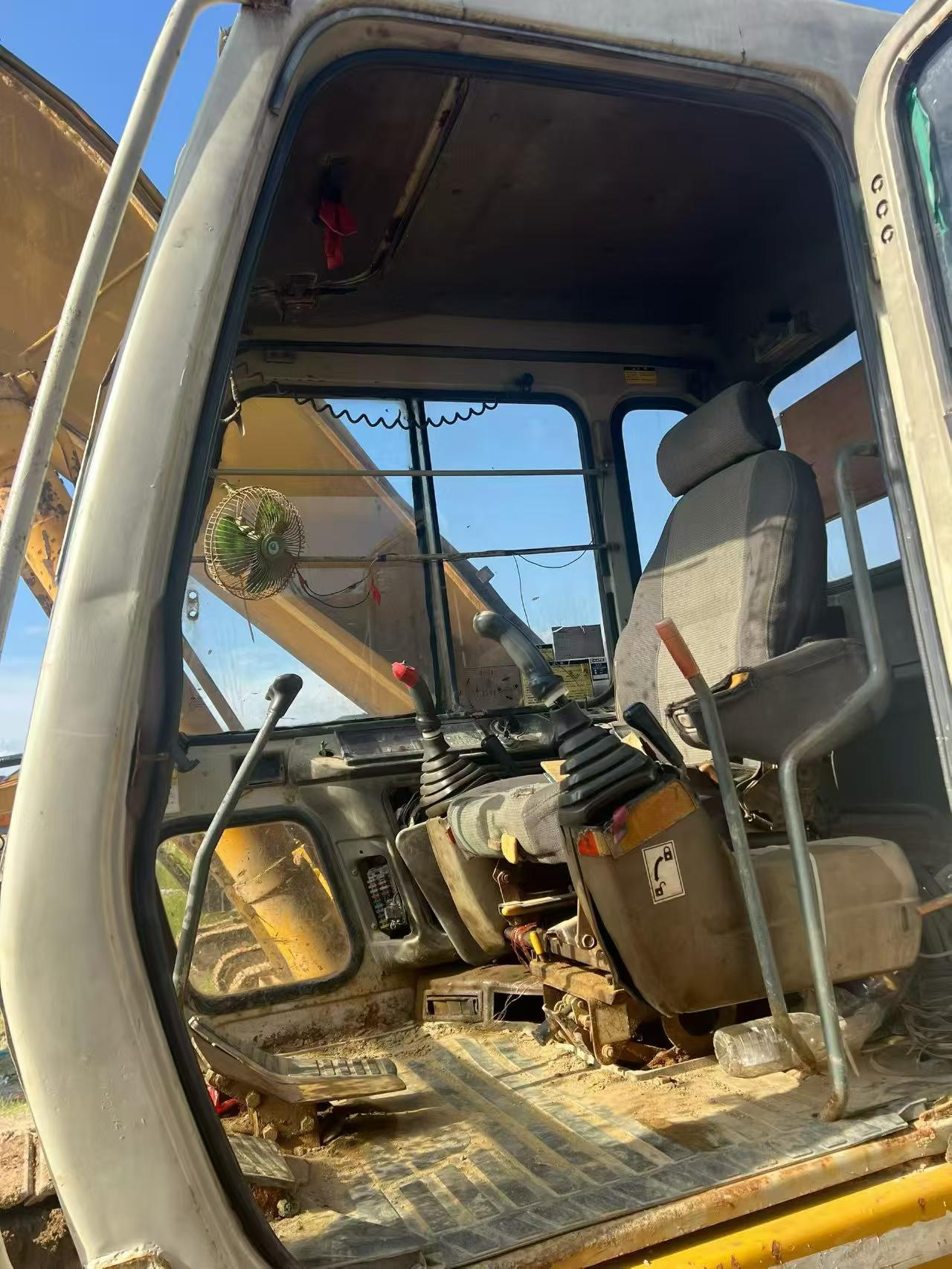Buy Kato Used Excavator / 3 Buy Kato Used Excavator / 3