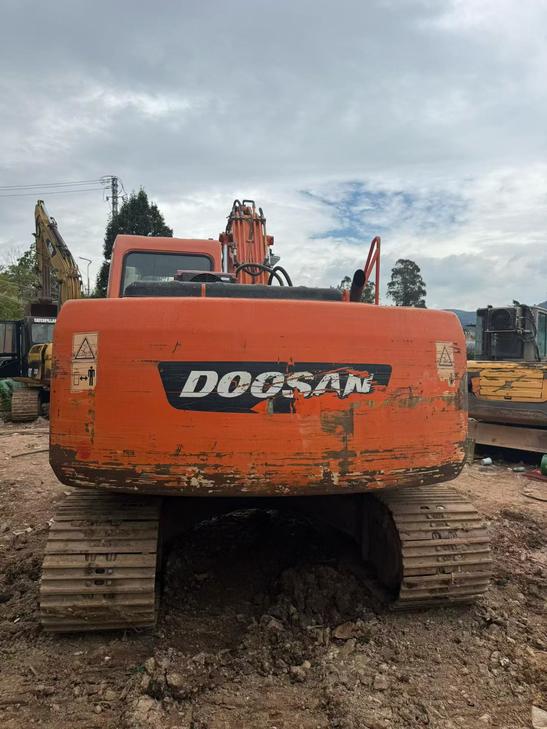 Buy Doosan DH150 Used Excavator / 1
