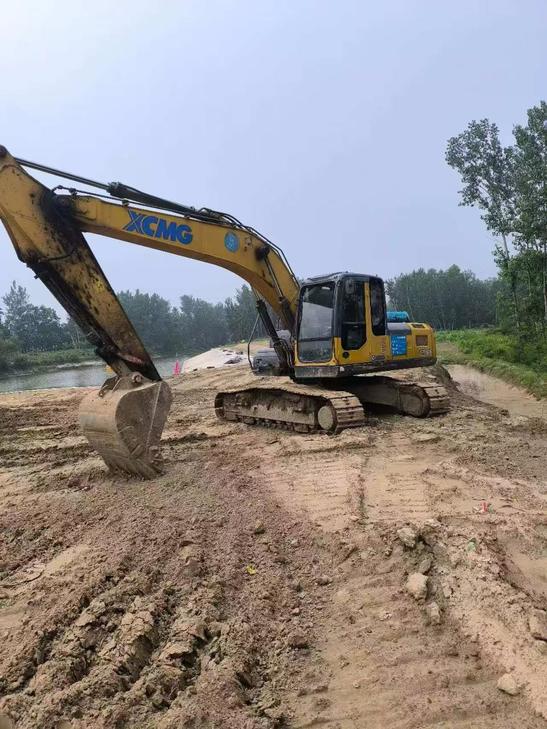 Buy XCMG XE215 Used Excavator / 1