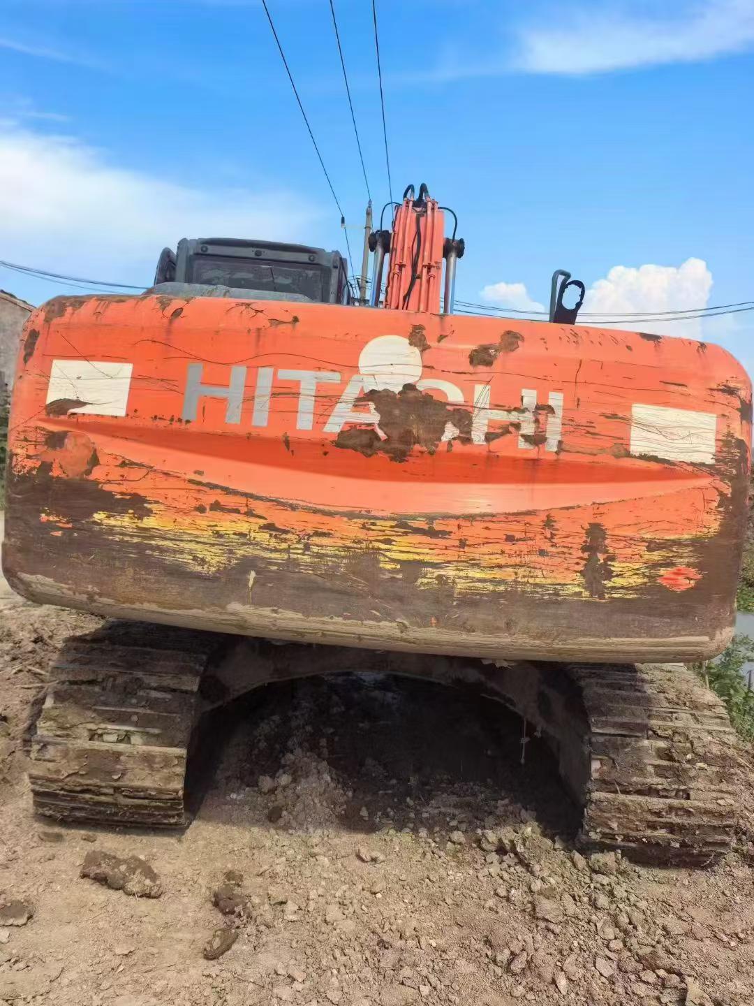 Buy Hitachi EX200-3 Used Excavator / 1
