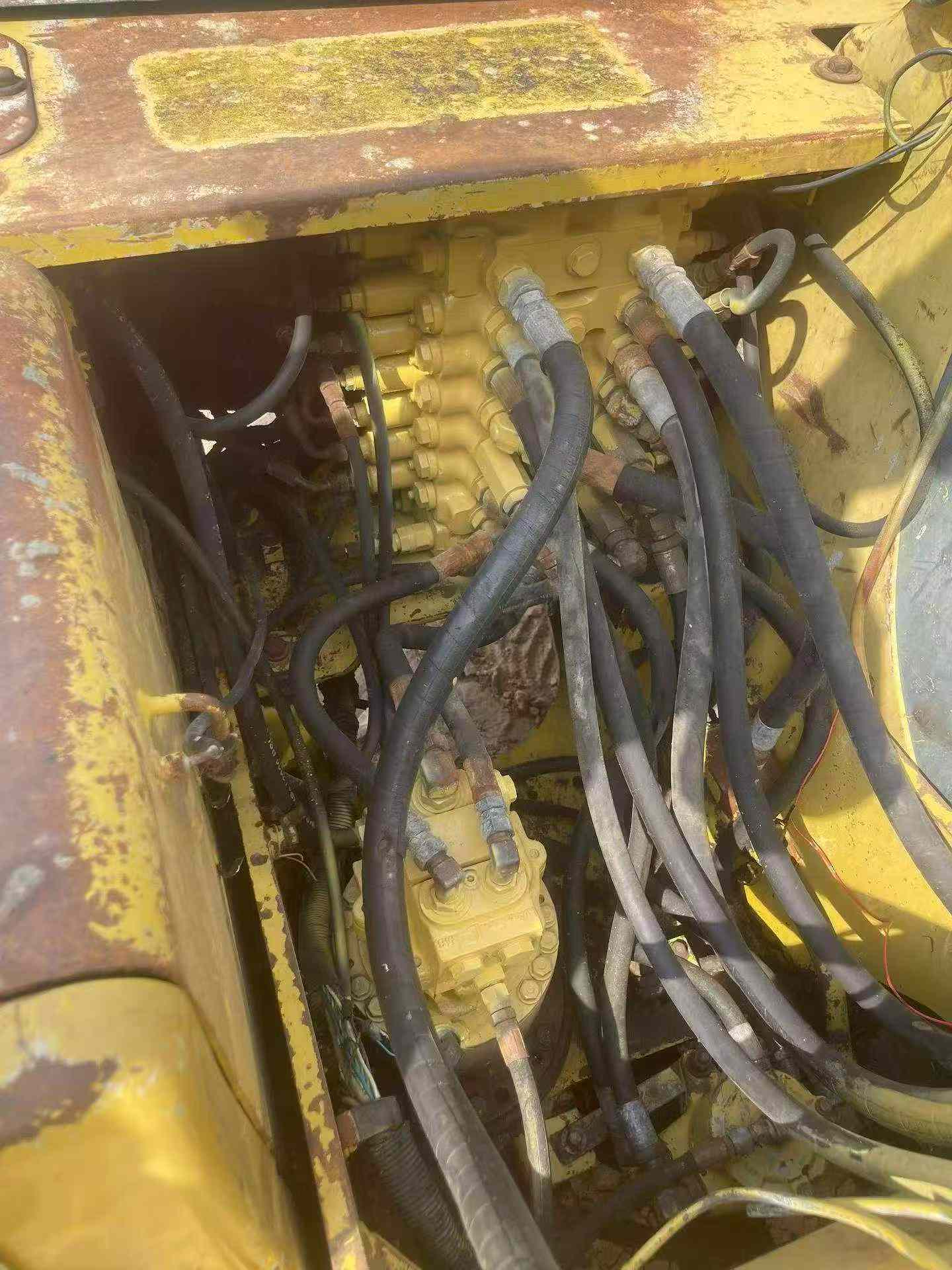 Buy Komatsu PC120-6 Used Excavator / 4 Buy Komatsu PC120-6 Used Excavator / 4