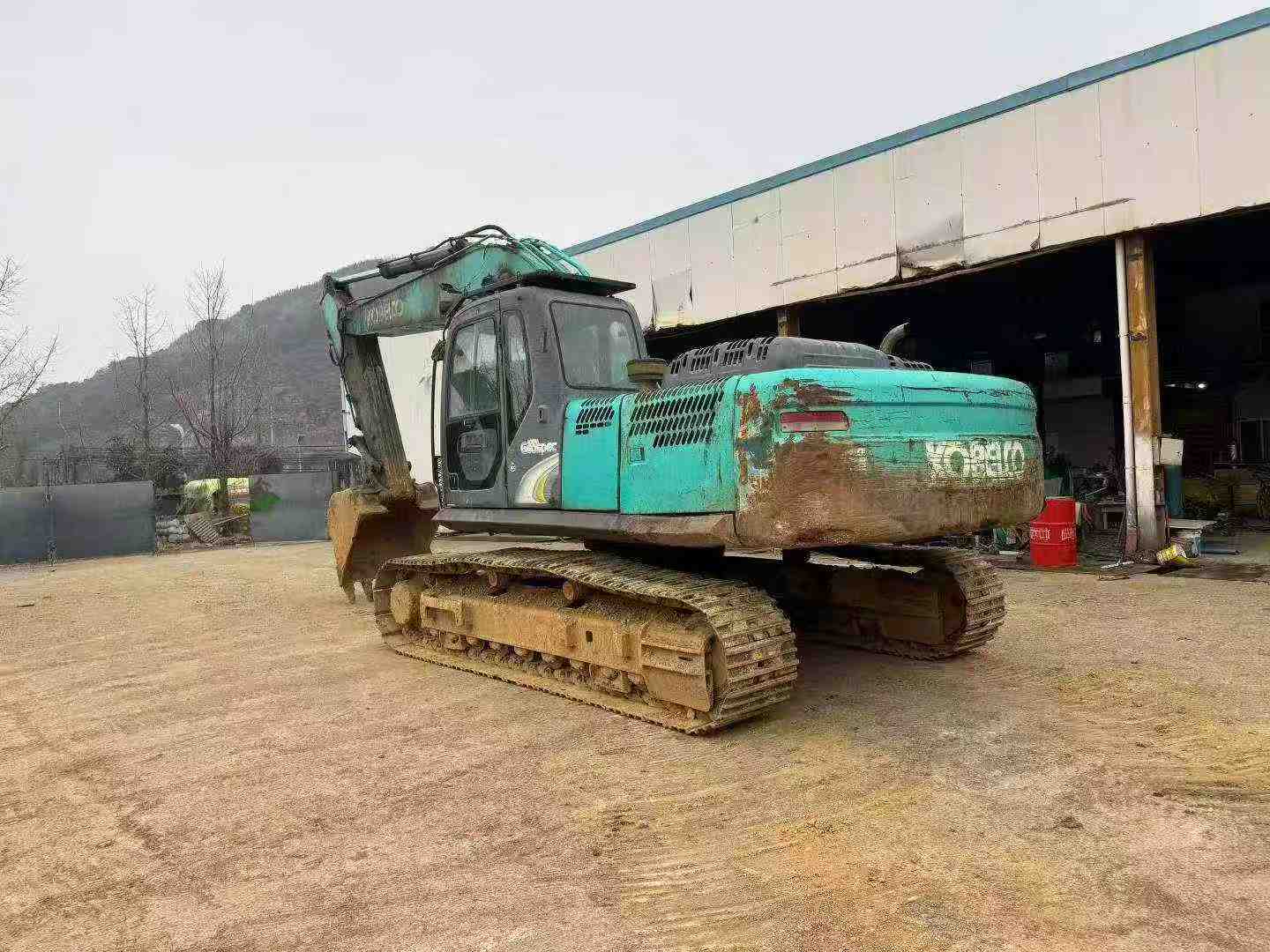 Buy Kobelco SK270D Used Excavator / 2