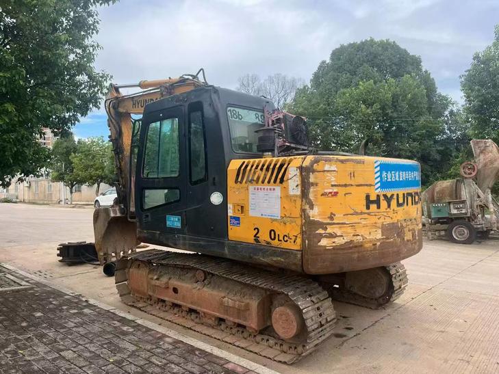 Buy Hyundai R110-7 Used Excavator / 1