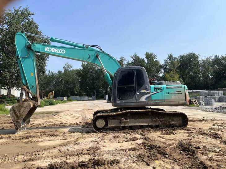 Buy Kobelco SK210 Used Excavator / 1
