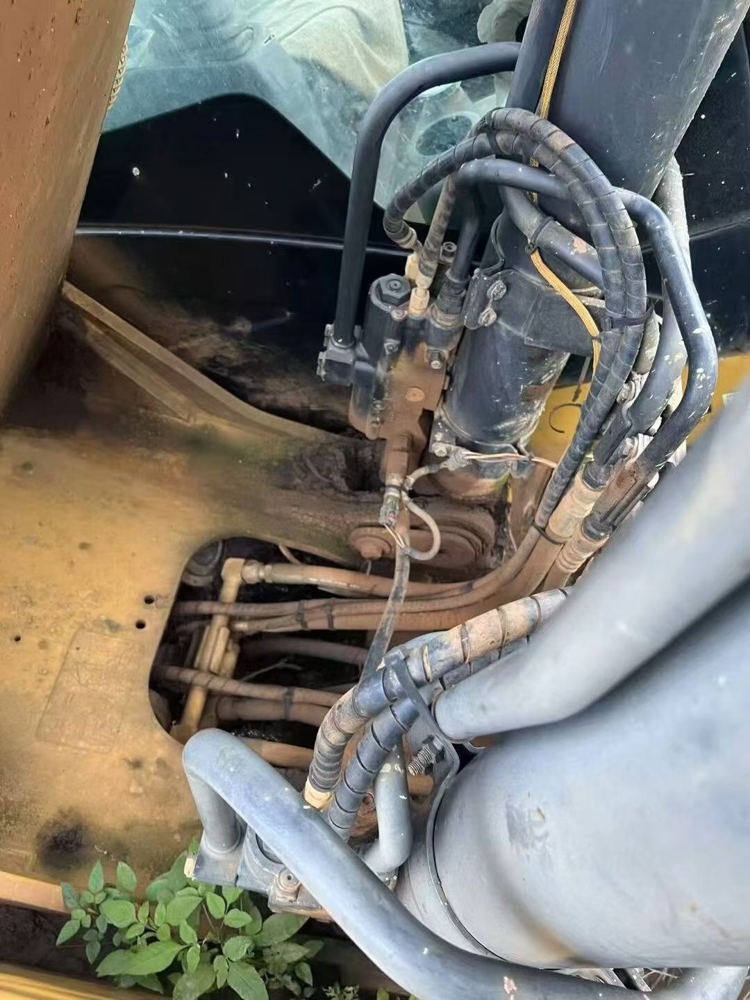 Buy Caterpillar 320D Used Excavator / 2