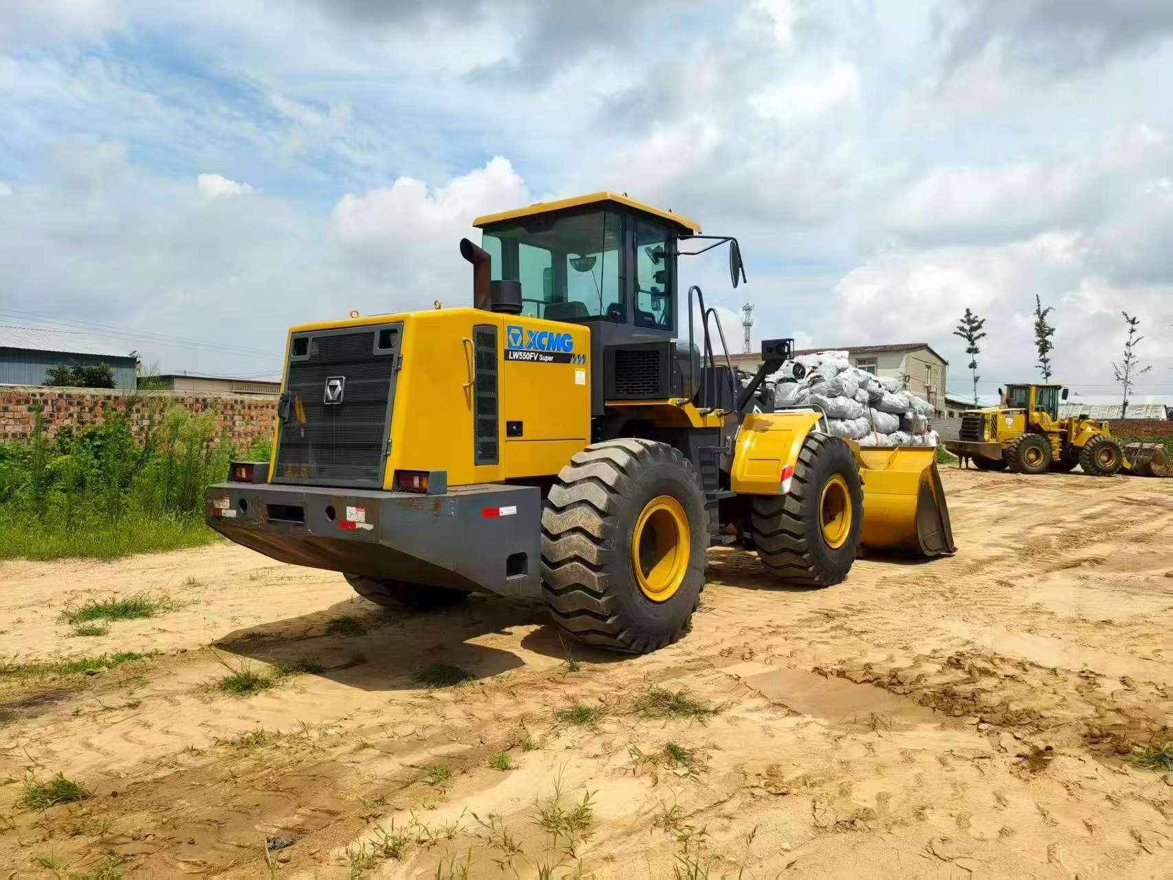 Buy XCMG LW550FV Used Loader / 2 Buy XCMG LW550FV Used Loader / 2