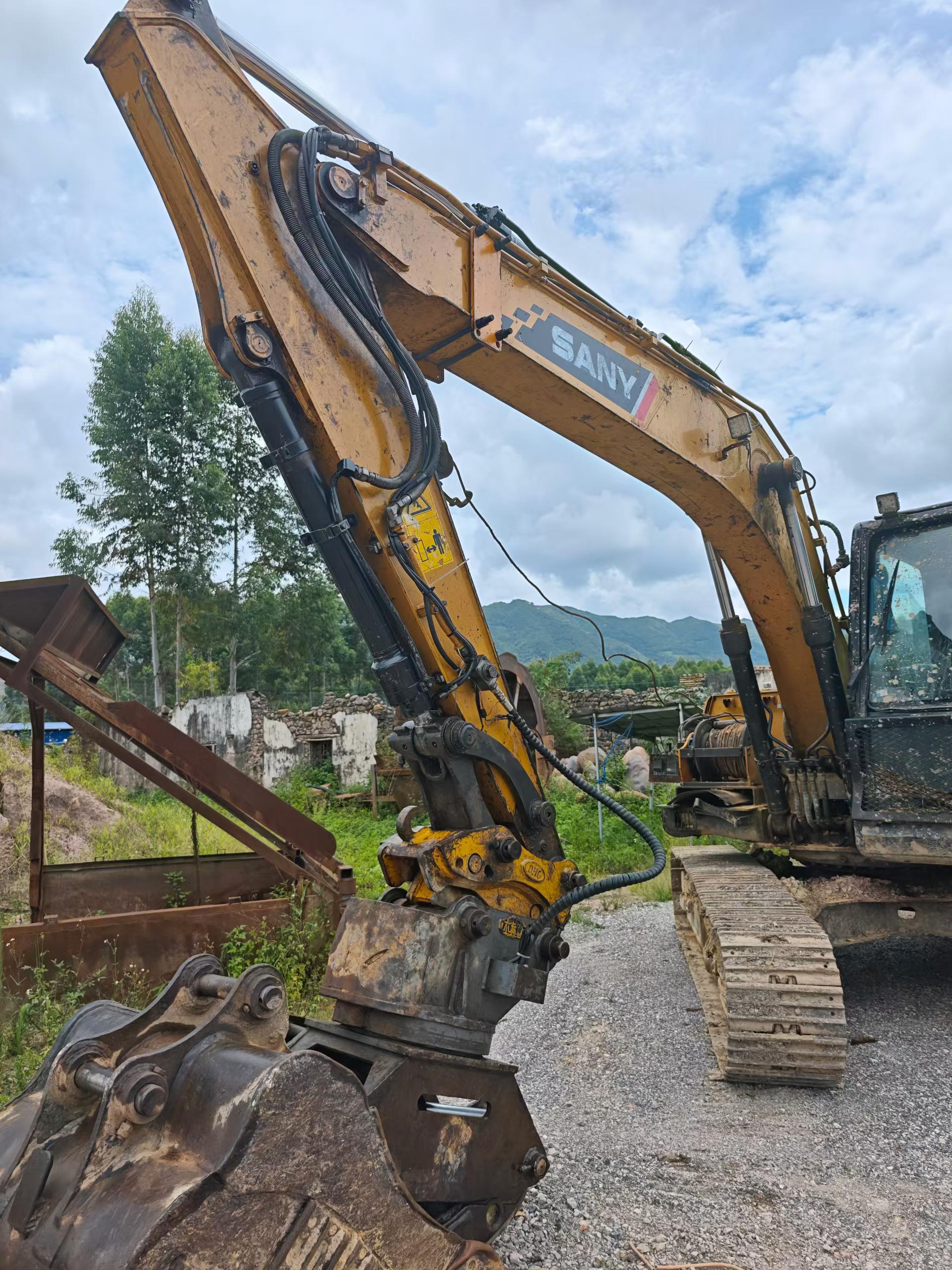 Buy Sany SY155C Used Excavator / 2 Buy Sany SY155C Used Excavator / 2
