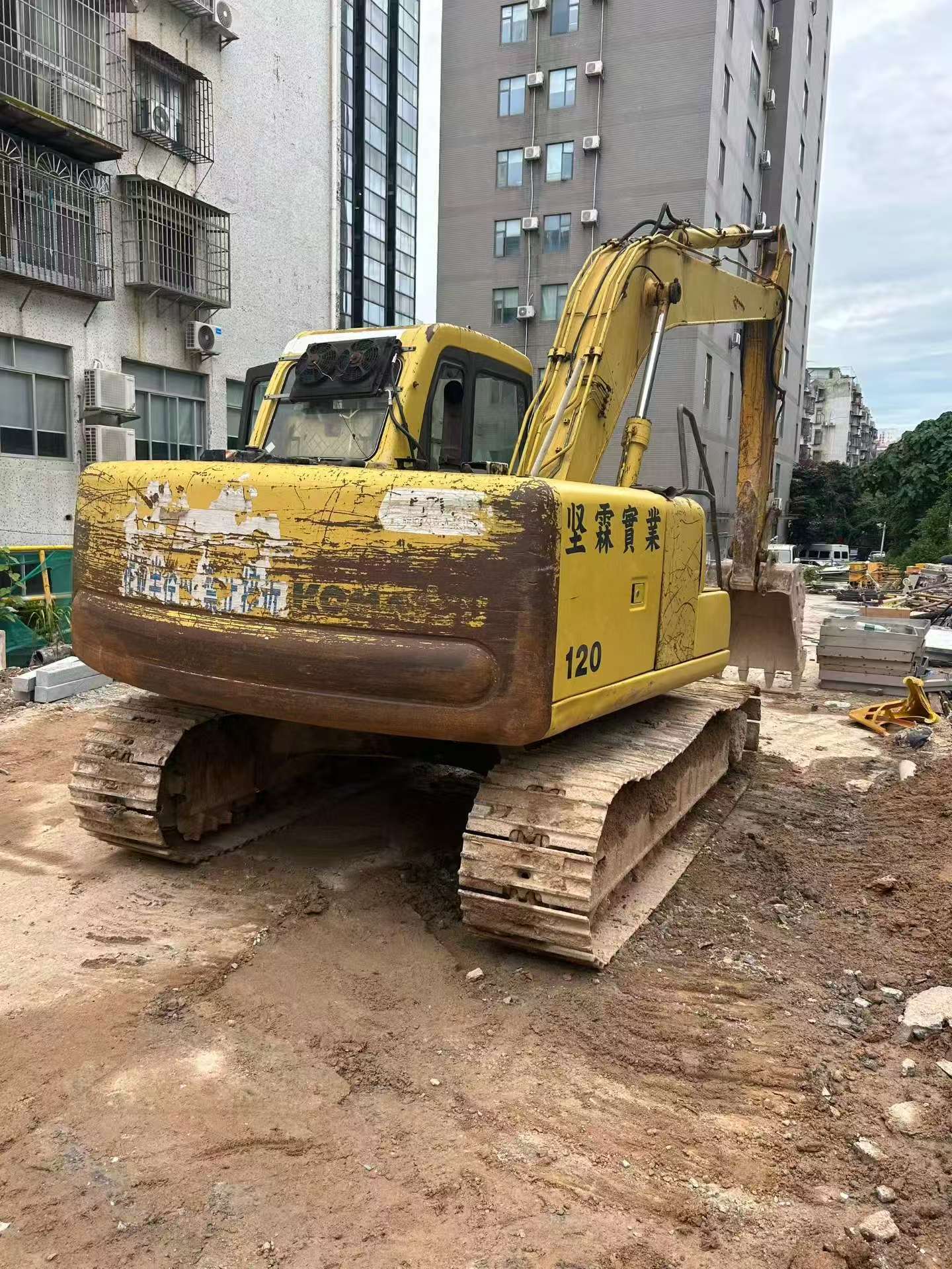Buy Komatsu PC120-6 Used Excavator / 5 Buy Komatsu PC120-6 Used Excavator / 5