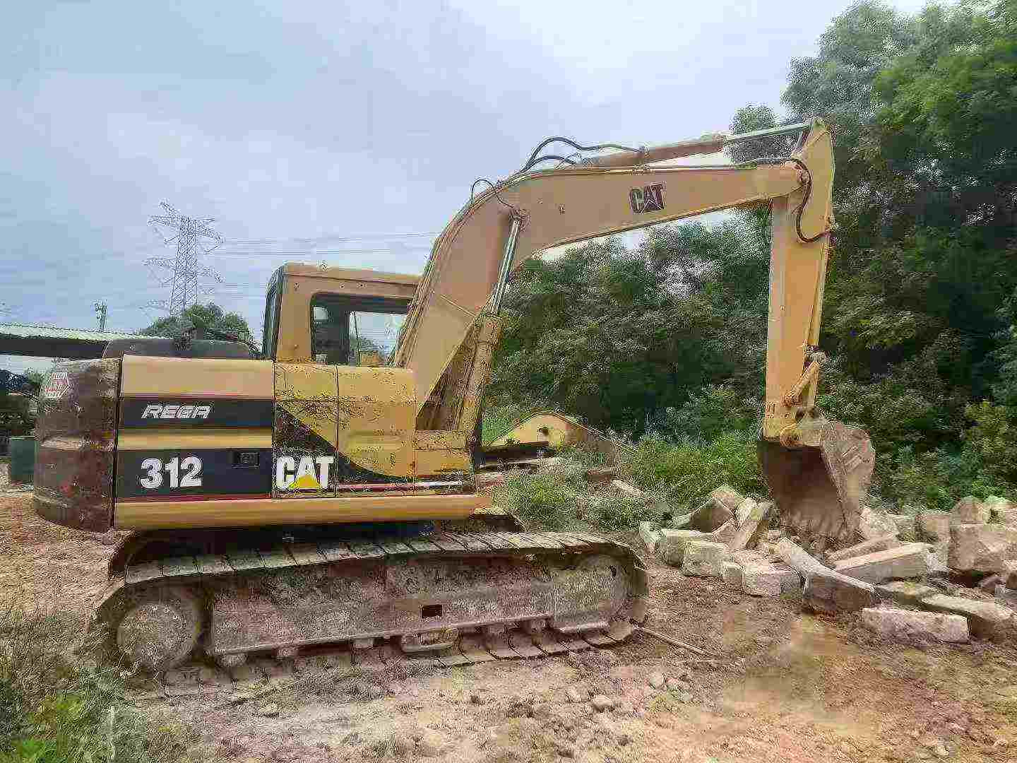 Buy Caterpillar 312V2 Used Excavator / 2 Buy Caterpillar 312V2 Used Excavator / 2