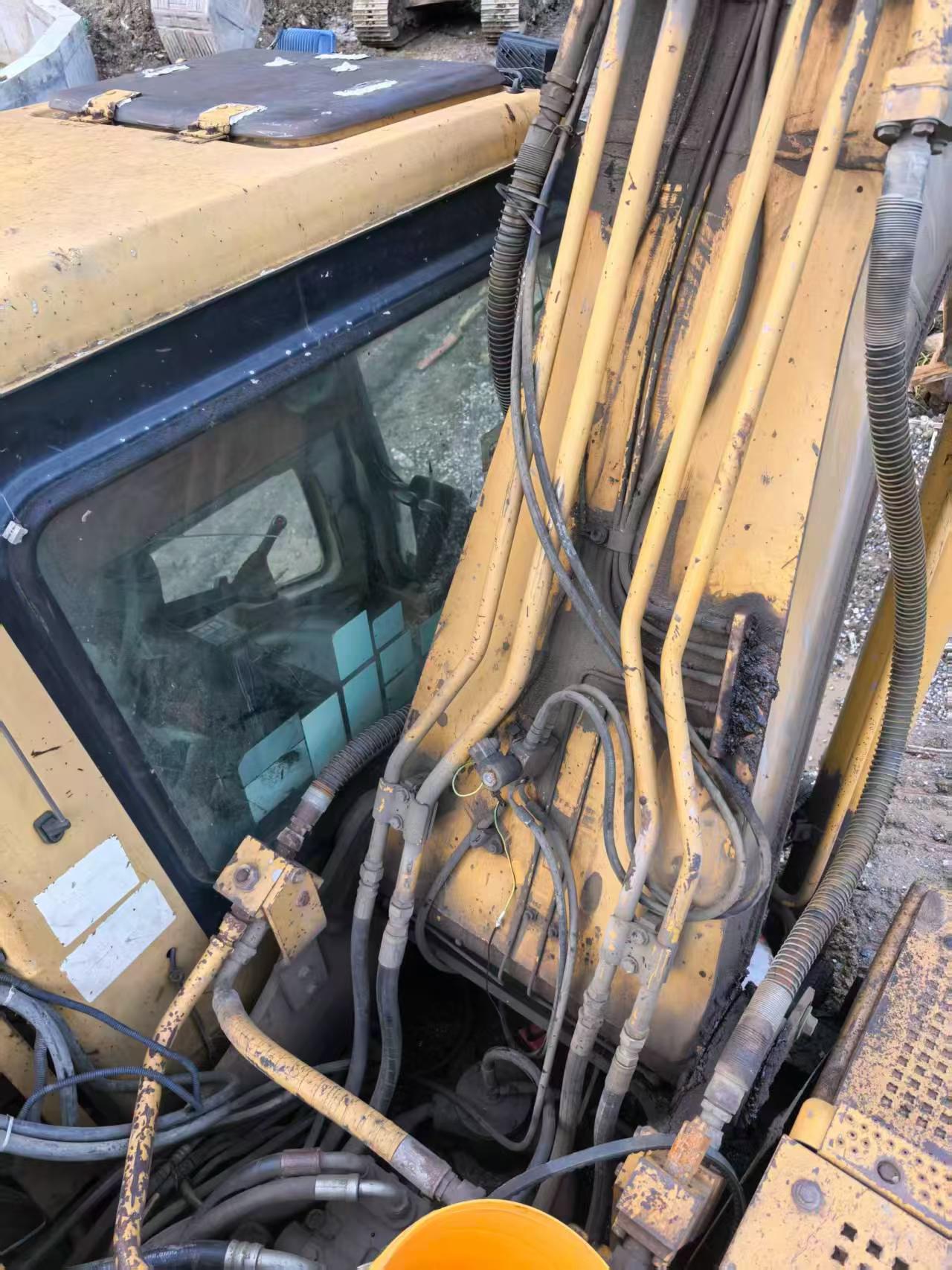 Buy Caterpillar 320B Used Excavator / 5