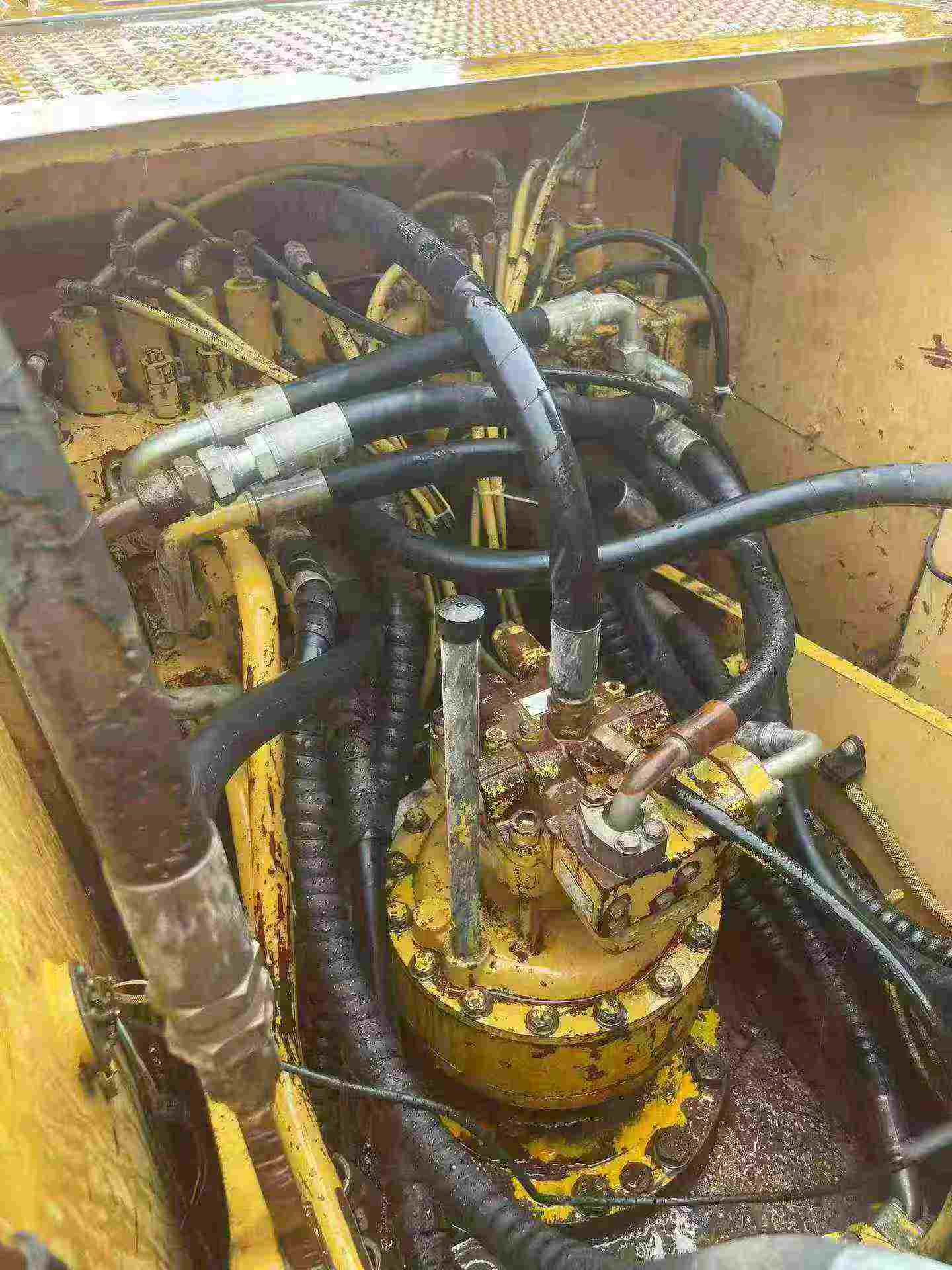 Buy Caterpillar 320C Used Excavator / 5