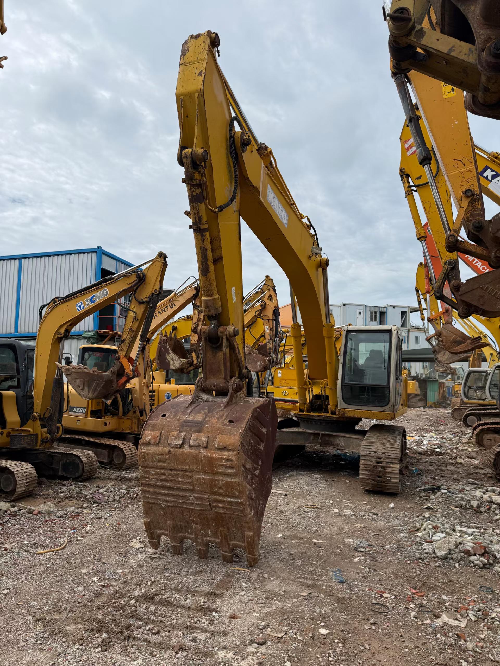 Buy Kato Used Excavator / 3 Buy Kato Used Excavator / 3