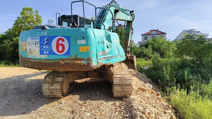 Buy Kobelco SK200 Used Excavator / 1