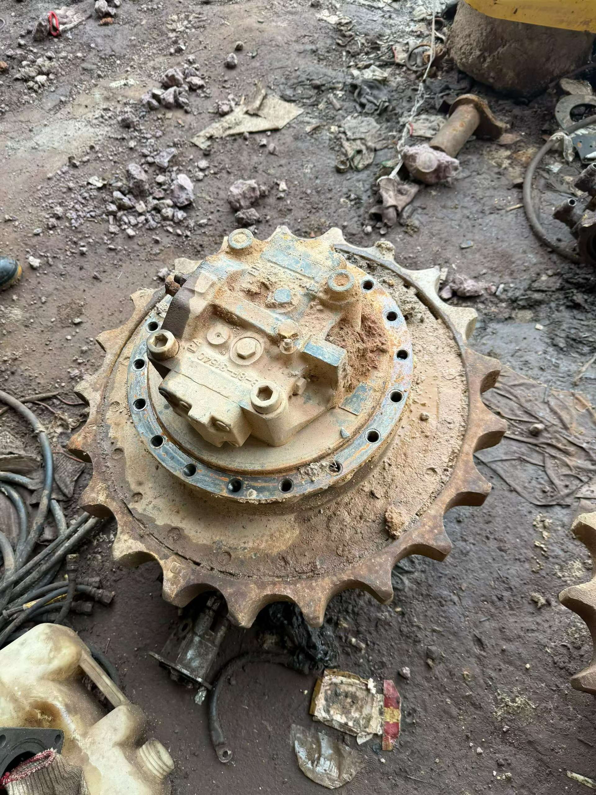 Buy Komatsu PC200-8 Used Excavator / 2