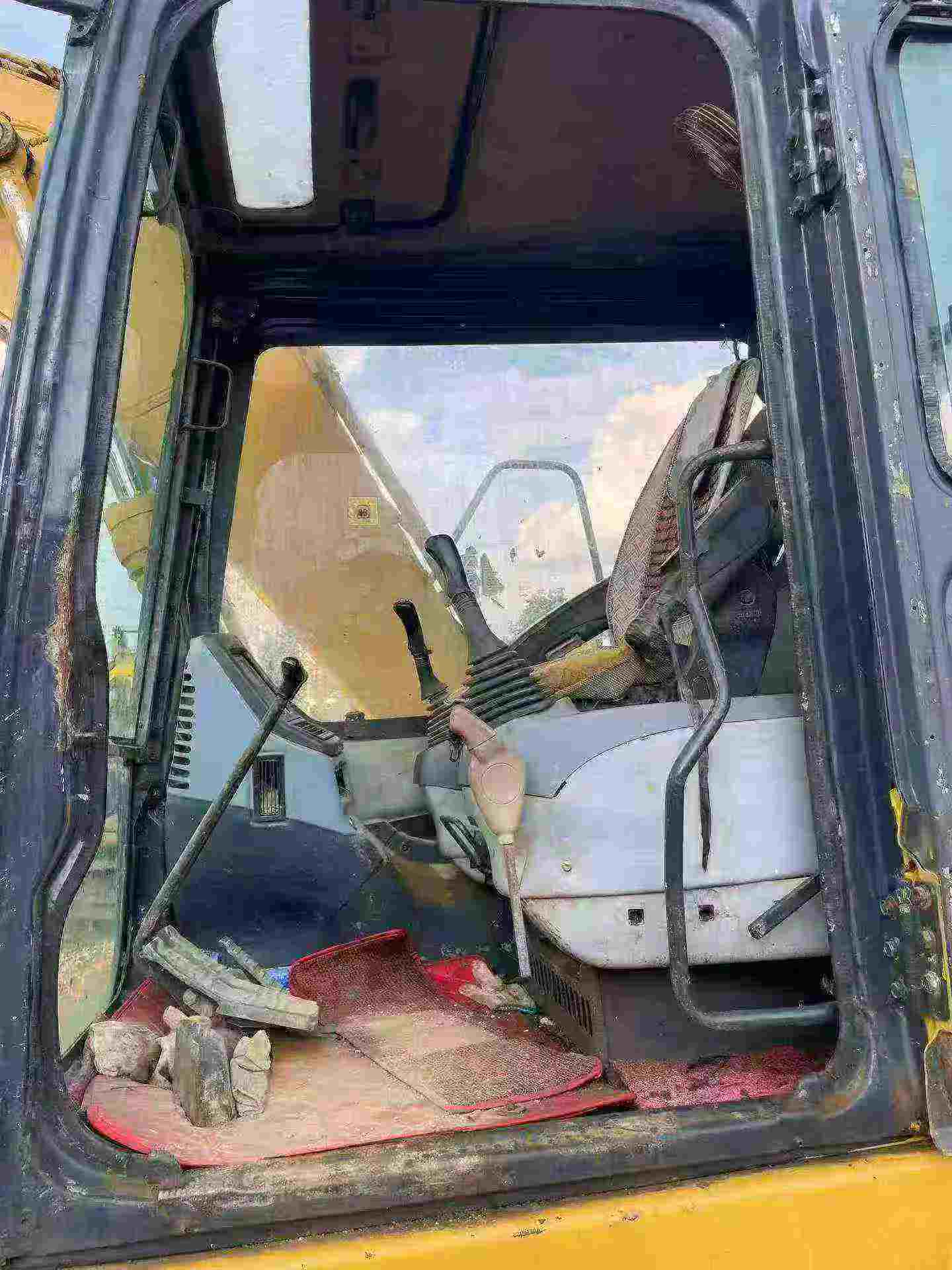 Buy Komatsu PC130 Used Excavator / 9 Buy Komatsu PC130 Used Excavator / 9