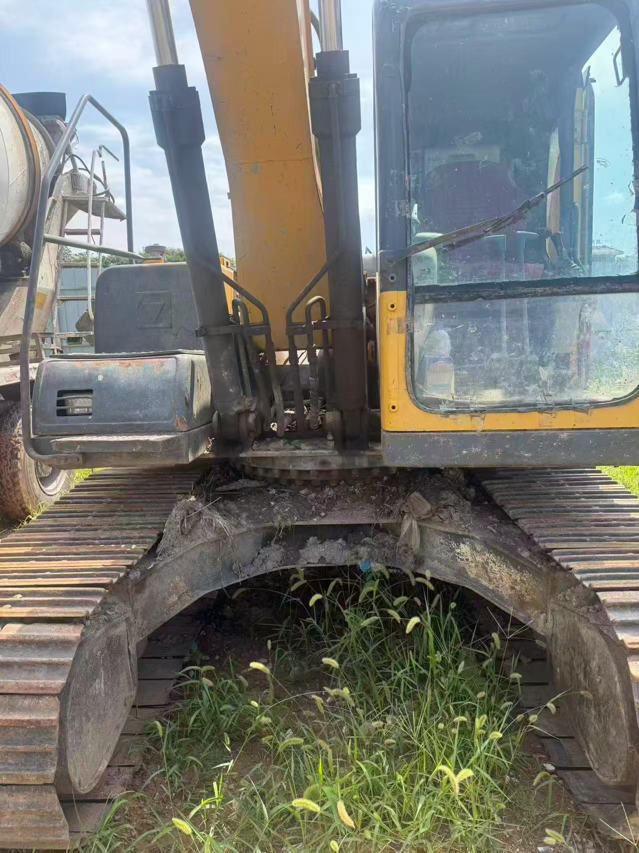 Buy XCMG XE150 Used Excavator / 2 Buy XCMG XE150 Used Excavator / 2