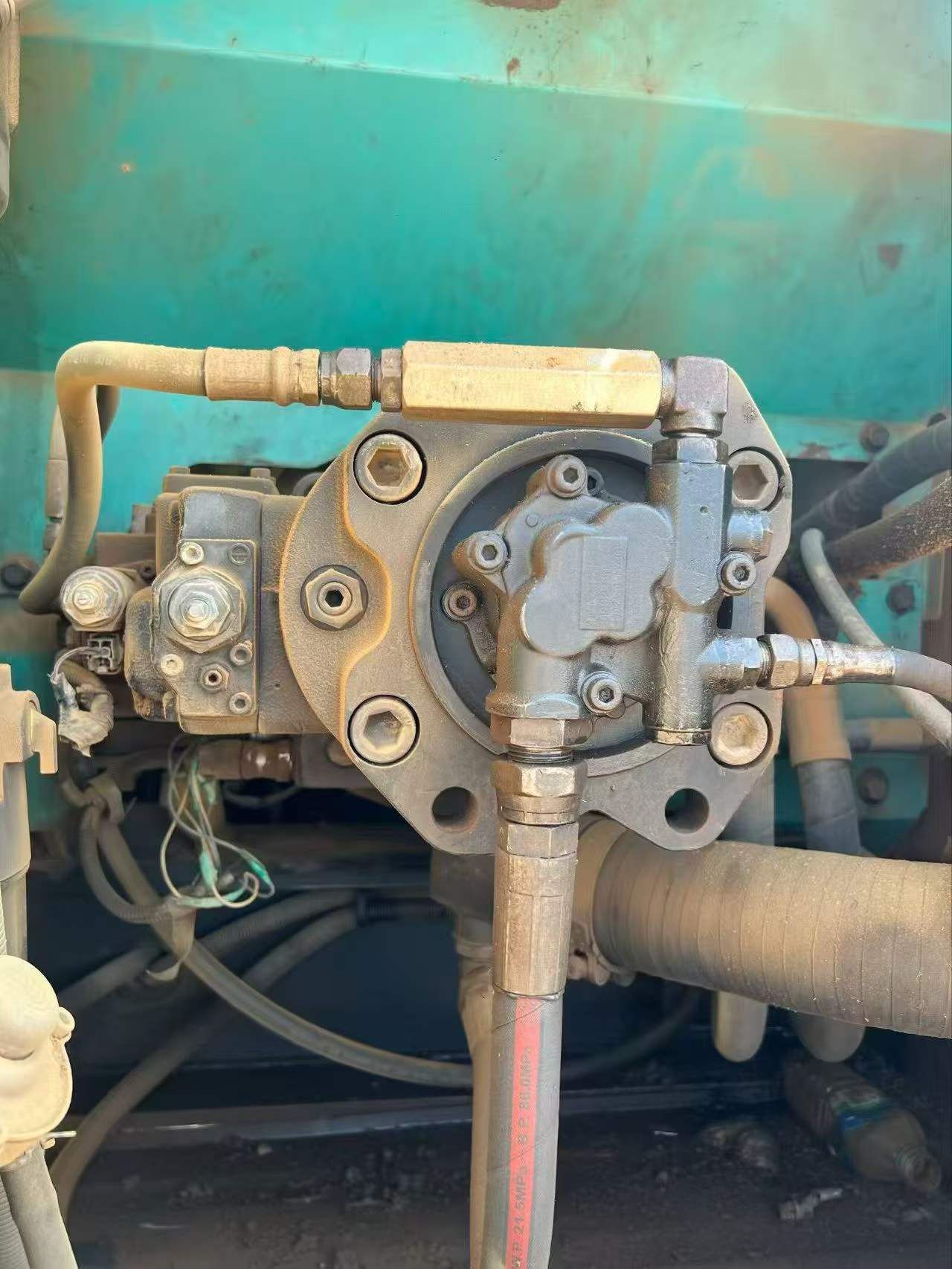 Buy Kobelco SK210 Used Excavator / 4