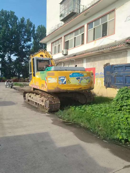 Buy XCMG XE215 Used Excavator / 1