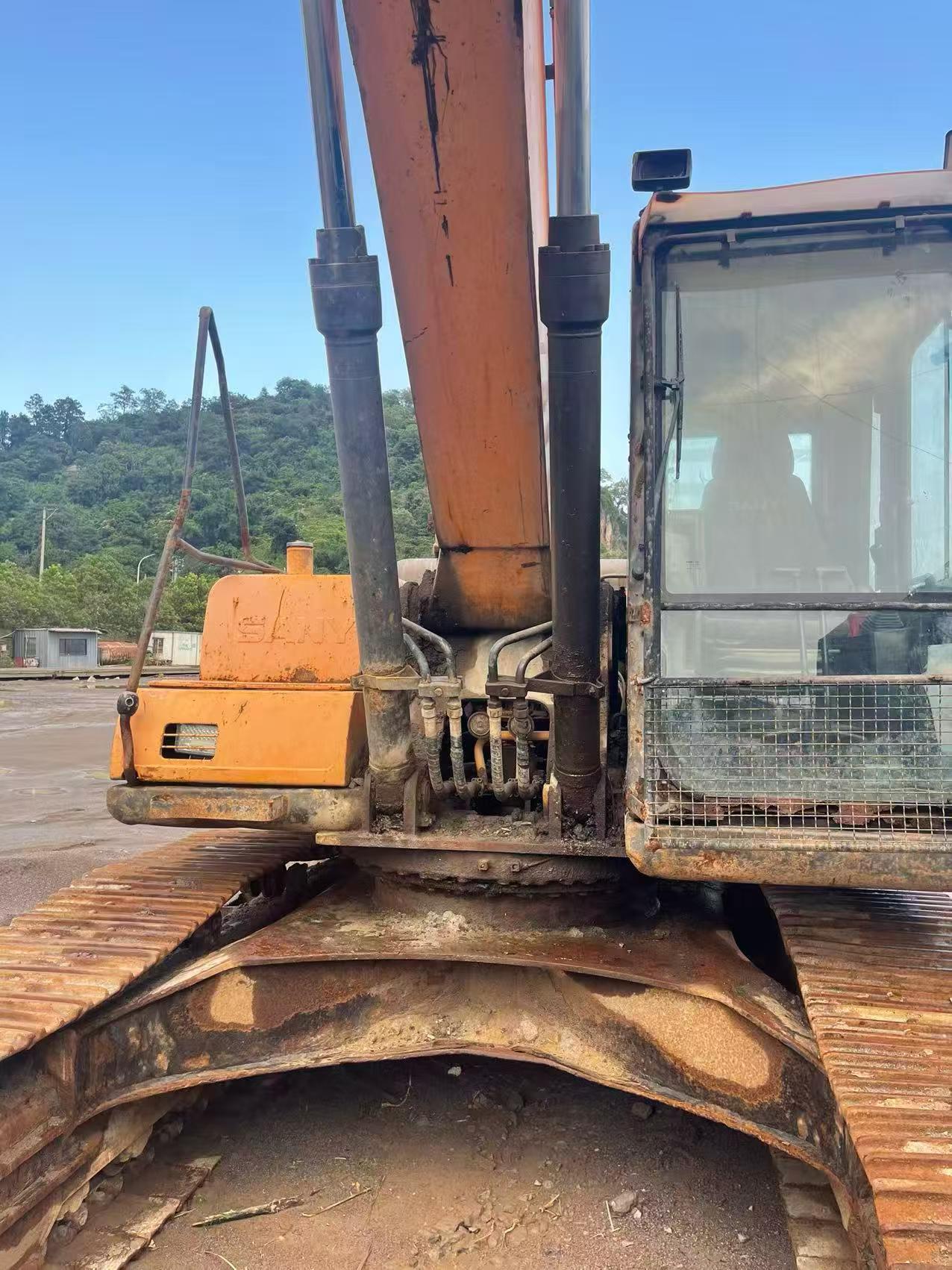 Buy Sany SY215C Used Excavator / 8 Buy Sany SY215C Used Excavator / 8
