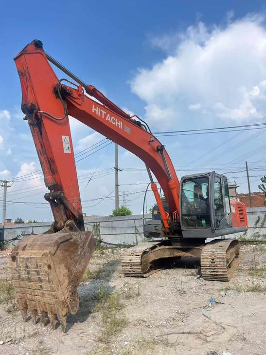 Buy Hitachi EX200-3 Used Excavator / 1
