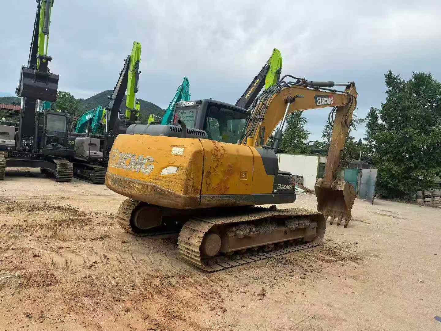 Buy XCMG XE135B Used Excavator / 3