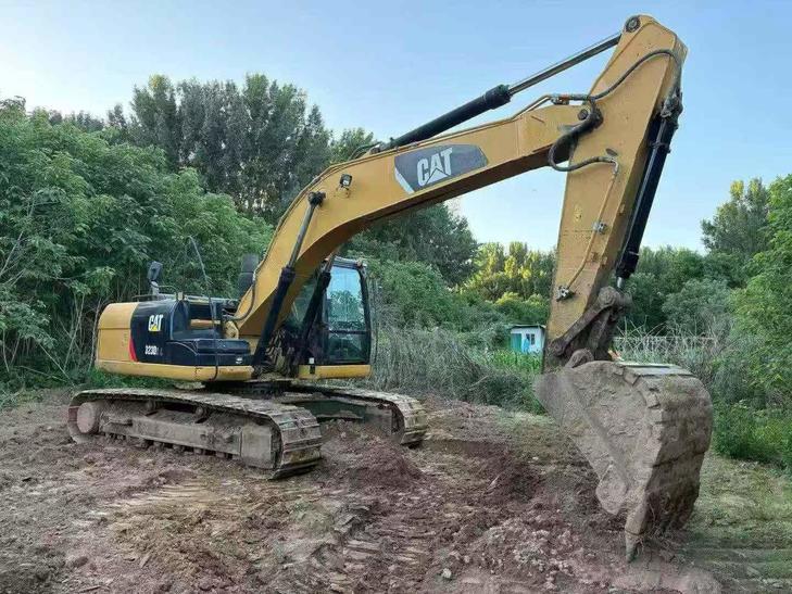 Buy Caterpillar 323 Used Excavator / 1