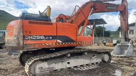Buy Doosan DH225-9 Used Excavator / 2 Buy Doosan DH225-9 Used Excavator / 2
