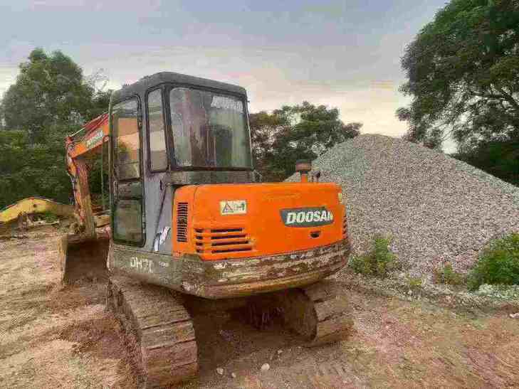 Buy Doosan DH55-7 Used Excavator / 1