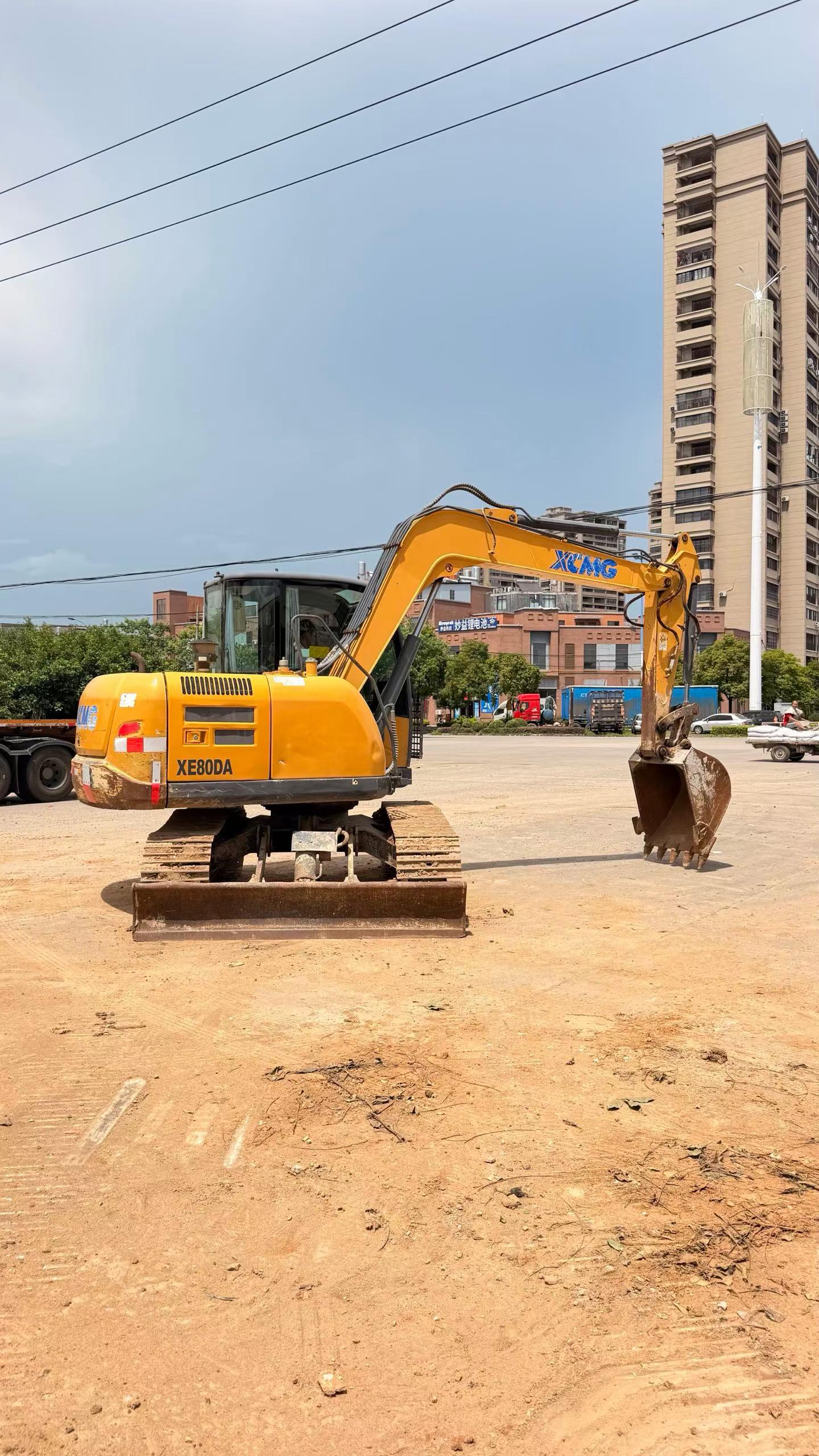 Buy XCMG XE75C Used Excavator / 1
