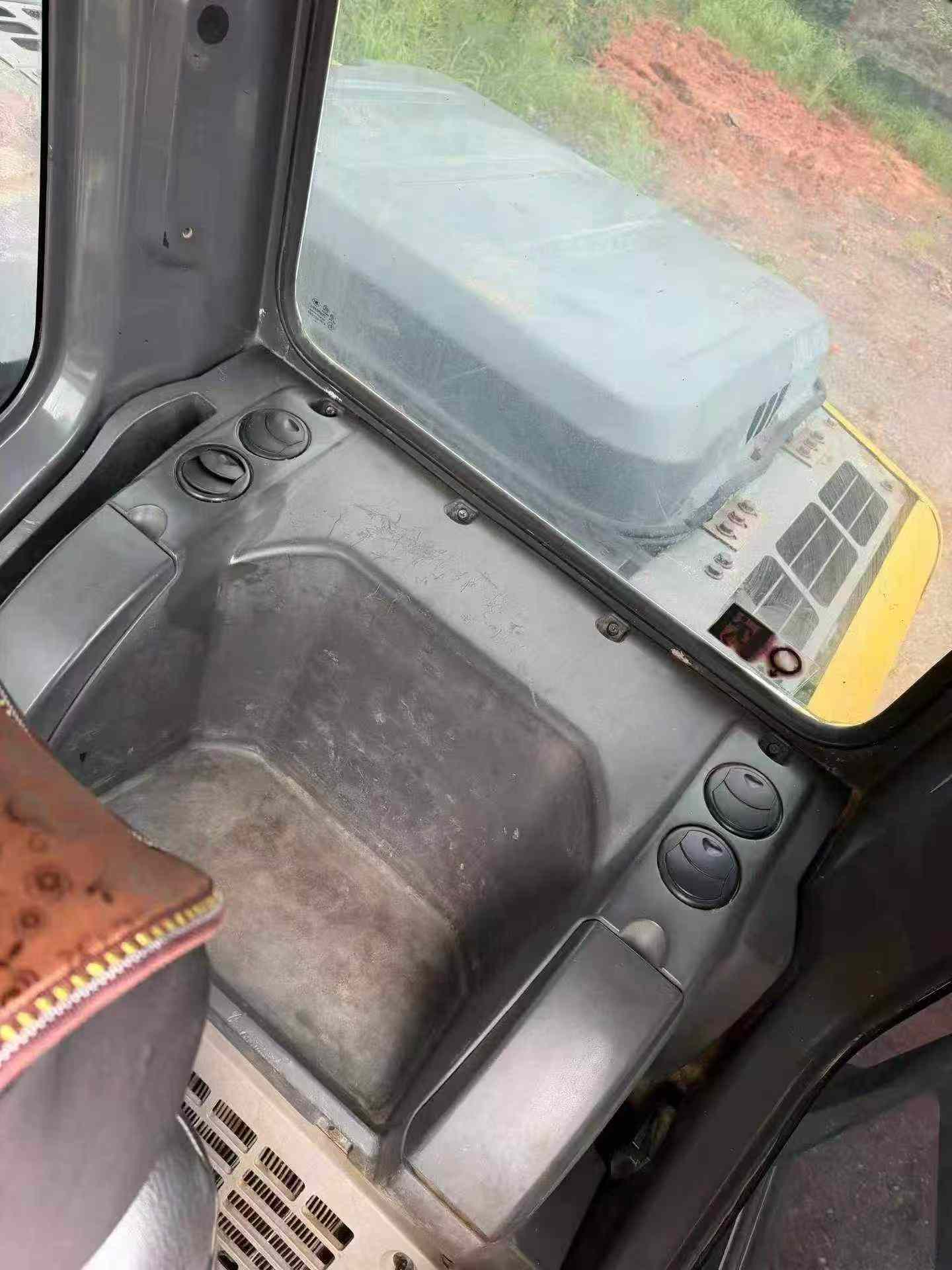 Buy Sumitomo SH120 Used Excavator / 4 Buy Sumitomo SH120 Used Excavator / 4
