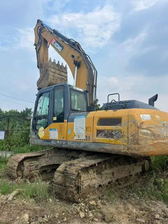 Buy XCMG XE205DA Used Excavator / 1