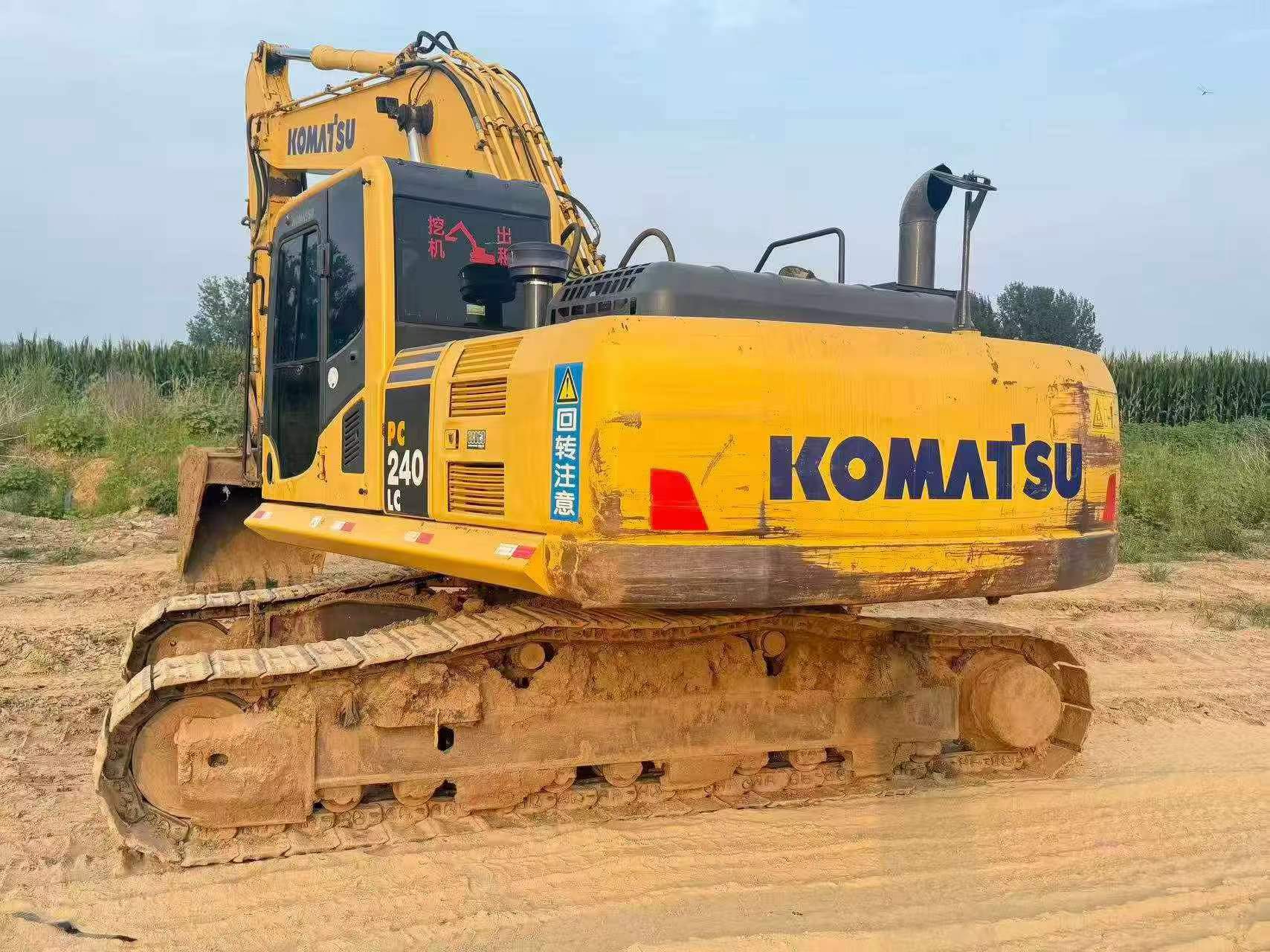 Buy Komatsu PC240-6 Used Excavator / 3