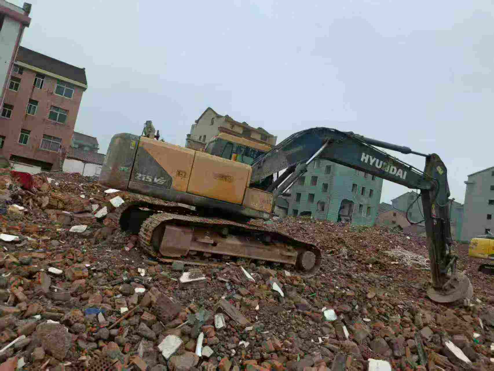 Buy Hyundai R215VS Used Excavator / 8