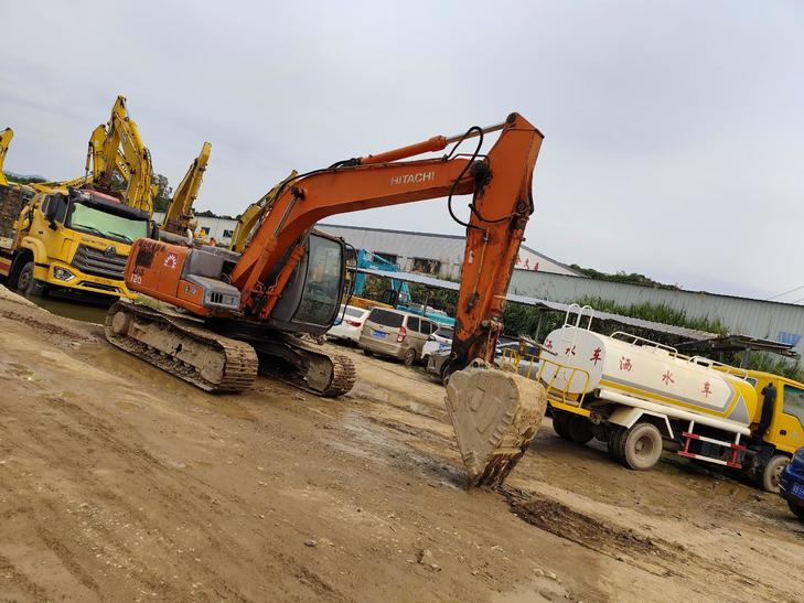 Buy Hitachi EX120-6 Used Excavator / 1