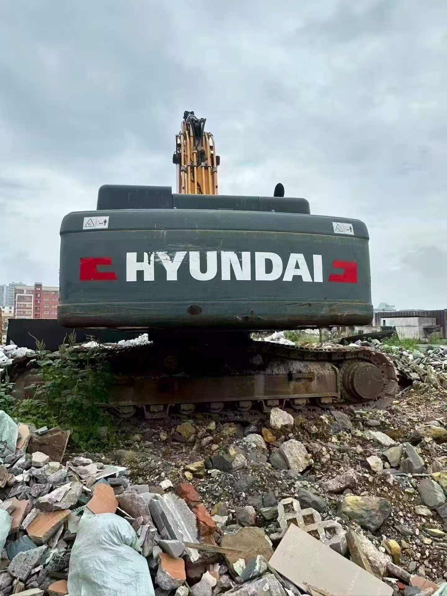 Buy Hyundai R485LVS Used Excavator / 3