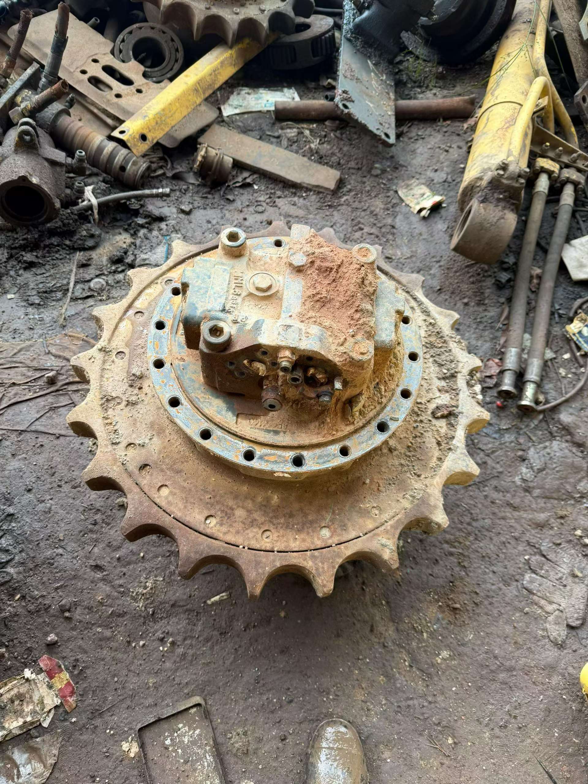 Buy Komatsu PC200-8 Used Excavator / 3