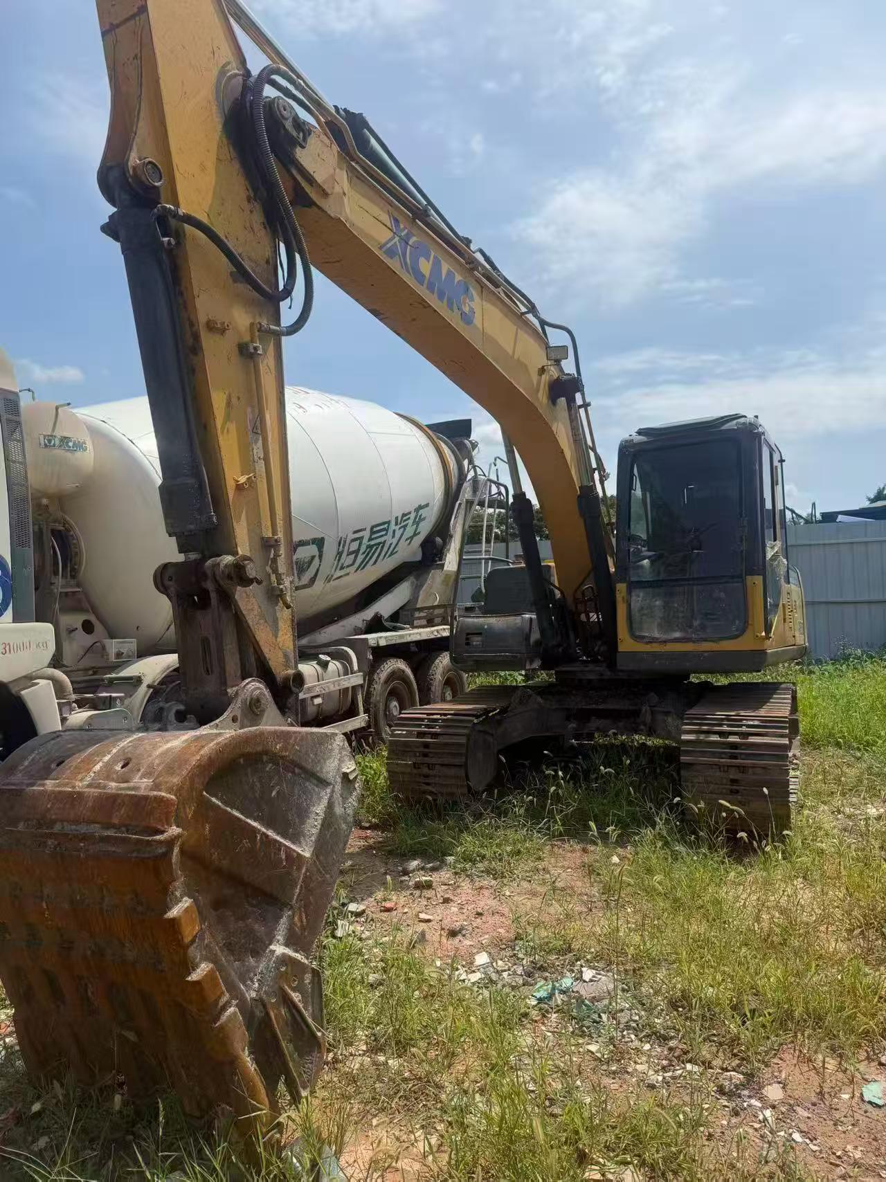 Buy XCMG XE150 Used Excavator / 3 Buy XCMG XE150 Used Excavator / 3