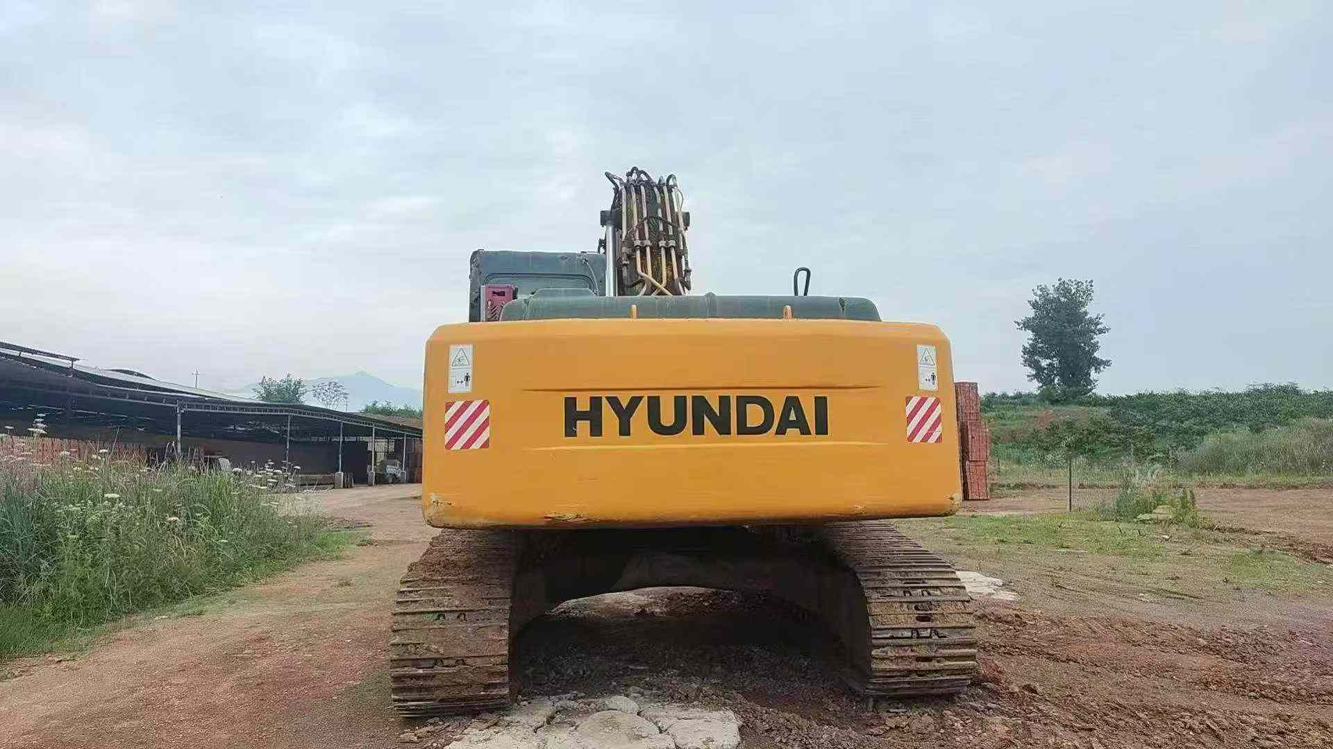 Buy Hyundai R265LC-7 Used Excavator / 9