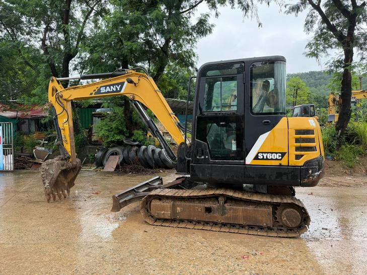 Buy Sany SY55 Used Excavator / 1