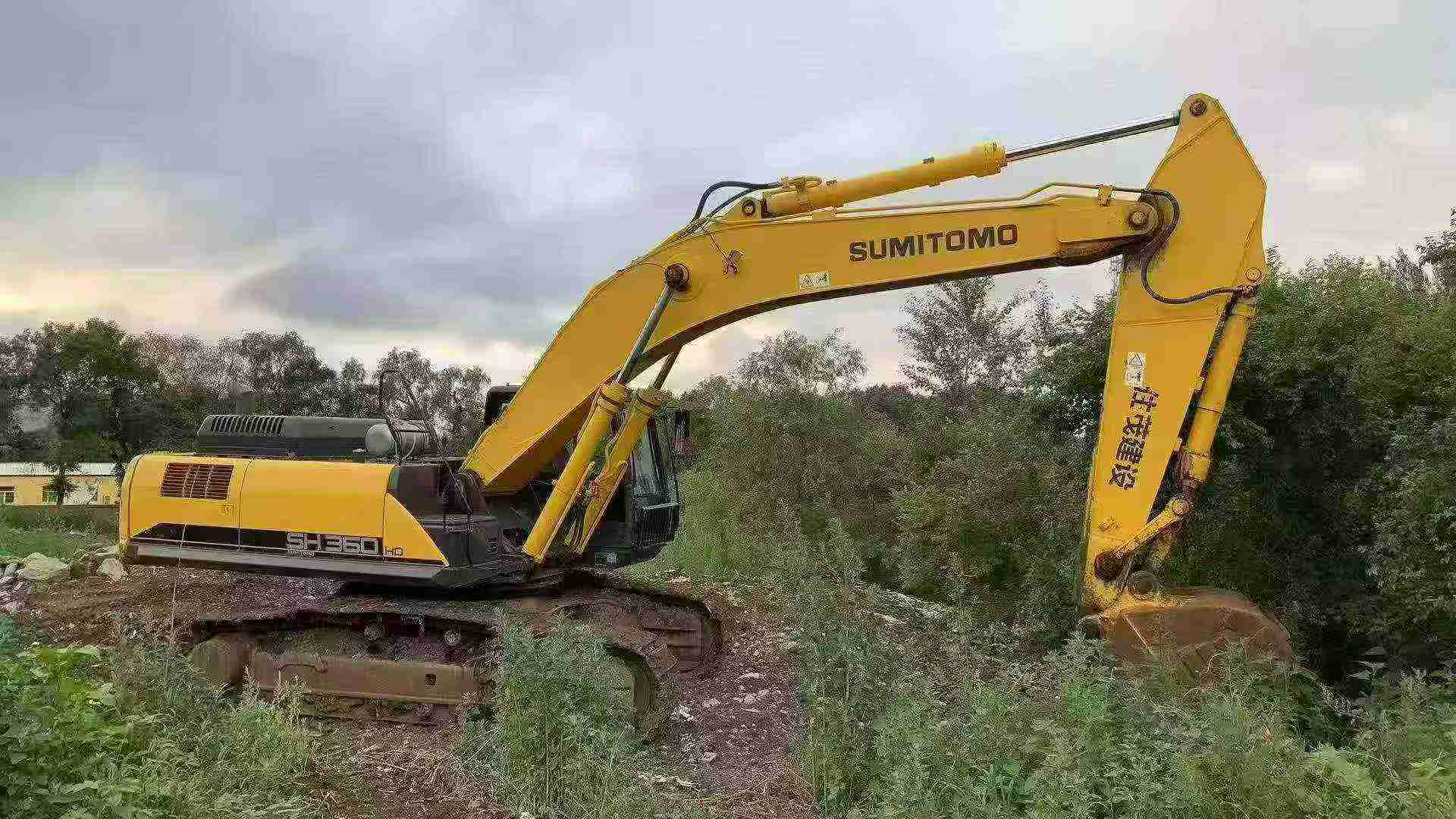 Buy Sumitomo SH360-5 Used Excavator / 2 Buy Sumitomo SH360-5 Used Excavator / 2