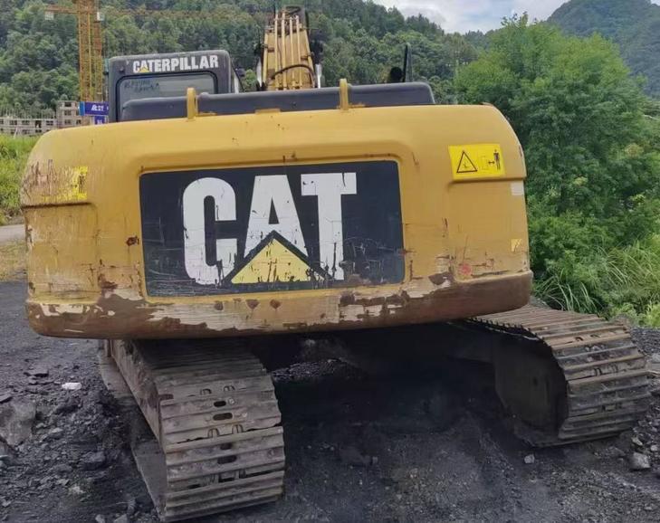 Buy Caterpillar 323DL Used Excavator / 1