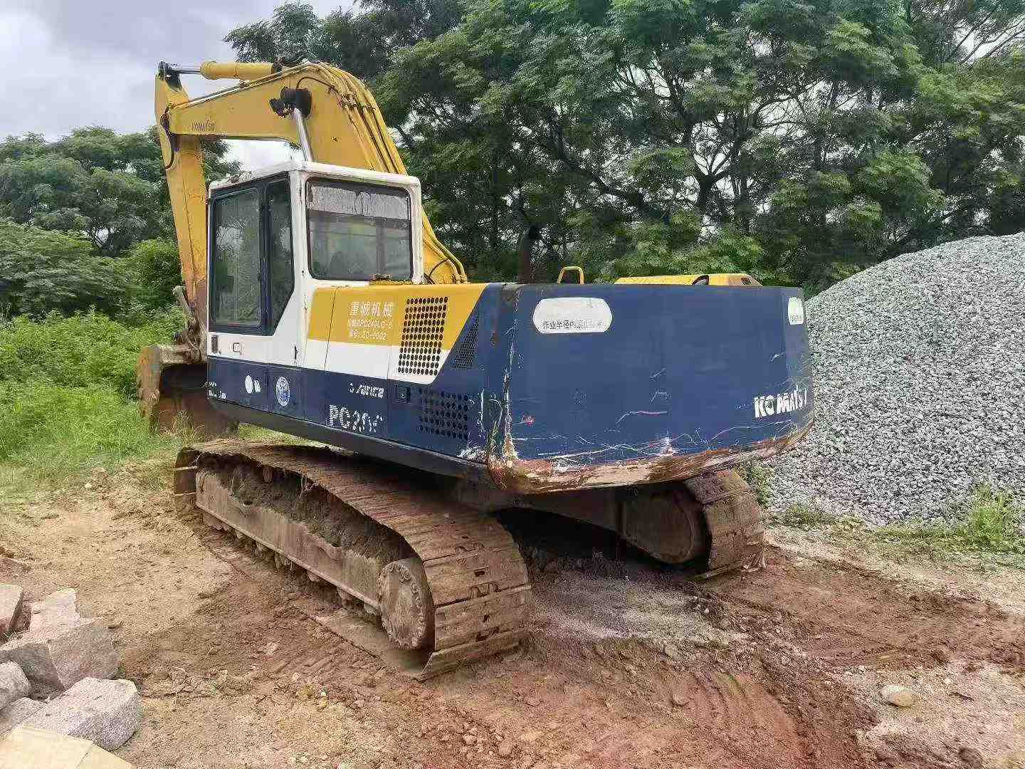 Buy Komatsu PC200-5 Used Excavator / 2