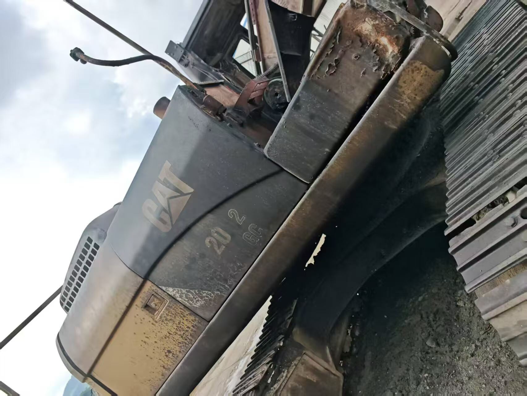 Buy Caterpillar 320D Used Excavator / 1