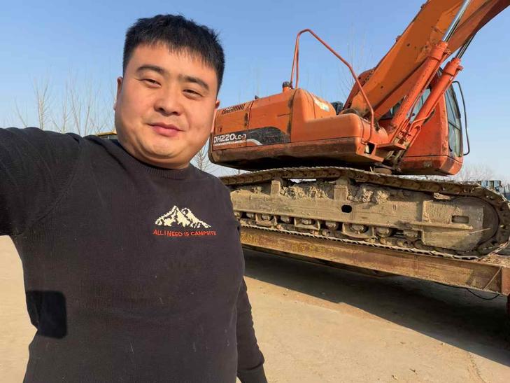Buy Doosan DH220-7 Used Excavator / 1
