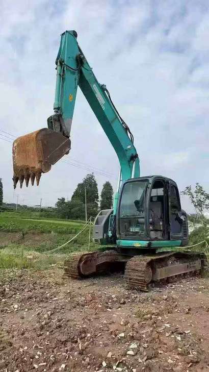 Buy Kobelco SK135 Used Excavator / 1