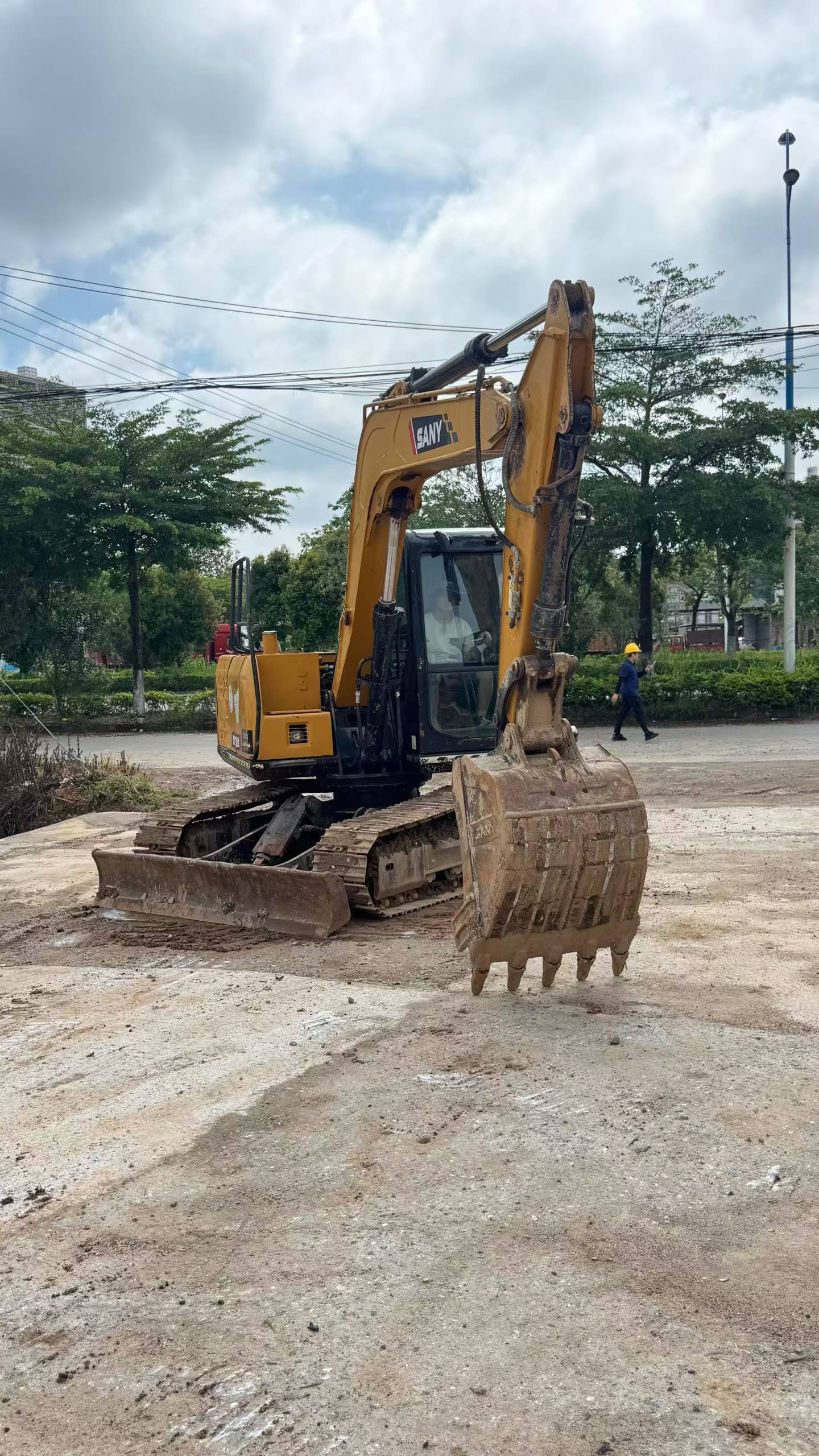 Buy Sany SY95C Used Excavator / 3 Buy Sany SY95C Used Excavator / 3