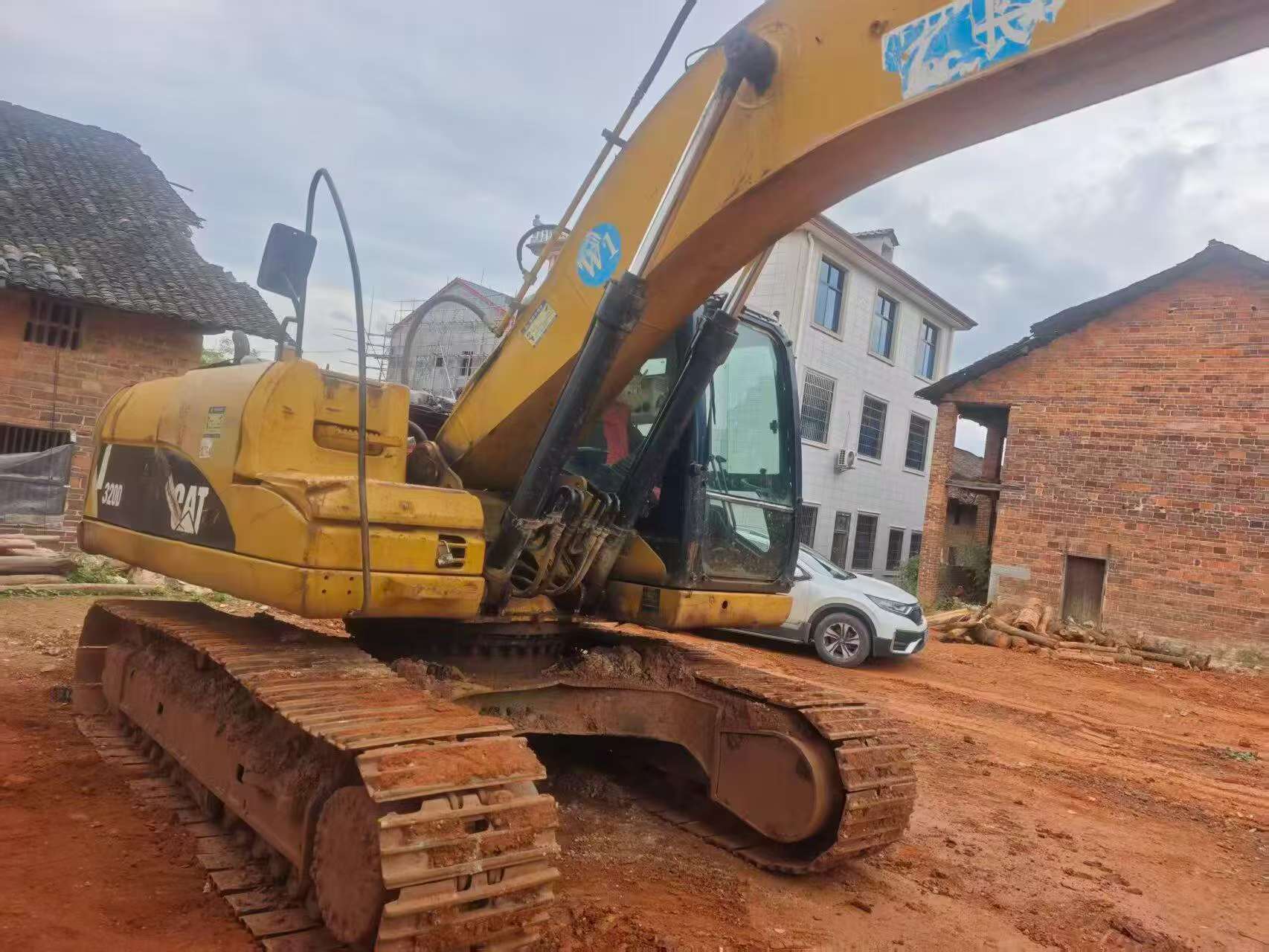 Buy Caterpillar 320D Used Excavator / 4