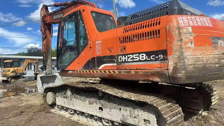 Buy Doosan DH225-9 Used Excavator / 1